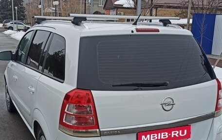 Opel Zafira B, 2013 год, 800 000 рублей, 1 фотография