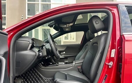 Mercedes-Benz A-Класс, 2022 год, 1 800 001 рублей, 6 фотография