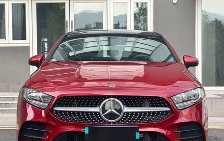 Mercedes-Benz A-Класс, 2022 год, 1 800 001 рублей, 2 фотография