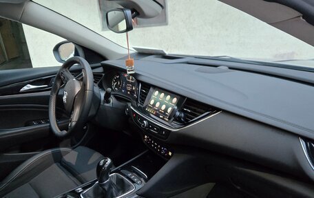 Opel Insignia II рестайлинг, 2018 год, 1 350 000 рублей, 19 фотография