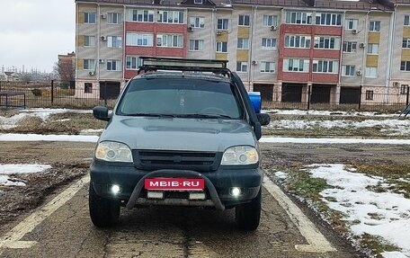 Chevrolet Niva I рестайлинг, 2004 год, 370 000 рублей, 1 фотография
