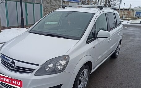 Opel Zafira B, 2013 год, 800 000 рублей, 3 фотография