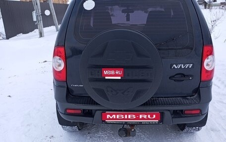 Chevrolet Niva I рестайлинг, 2015 год, 600 000 рублей, 3 фотография