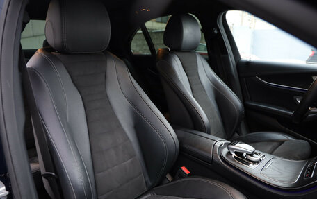 Mercedes-Benz E-Класс, 2018 год, 3 149 000 рублей, 26 фотография