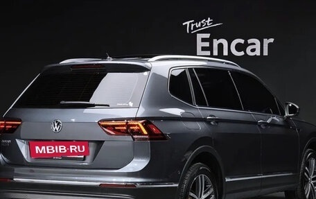 Volkswagen Tiguan II, 2020 год, 2 750 000 рублей, 4 фотография