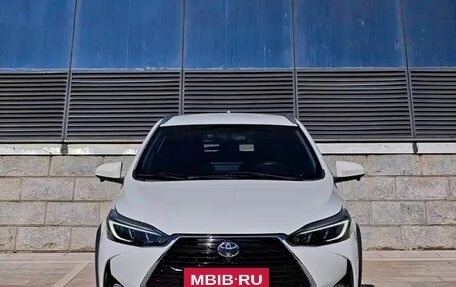 Toyota Yaris, 2023 год, 1 323 838 рублей, 2 фотография