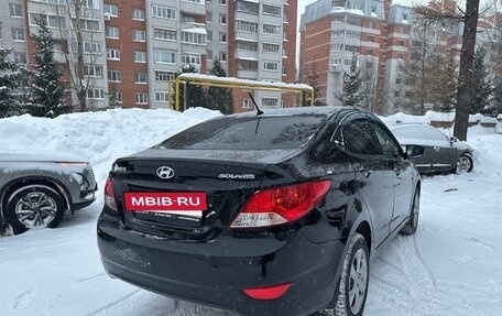 Hyundai Solaris II рестайлинг, 2011 год, 680 000 рублей, 6 фотография