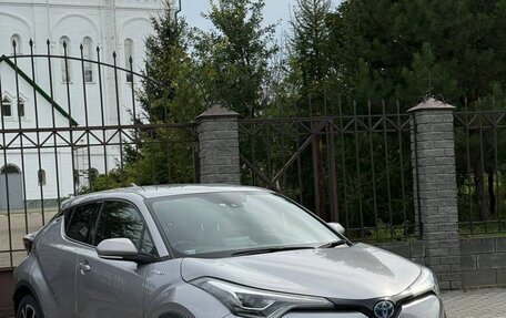 Toyota C-HR I рестайлинг, 2017 год, 1 770 000 рублей, 2 фотография