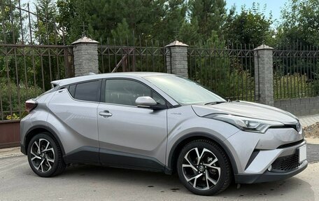 Toyota C-HR I рестайлинг, 2017 год, 1 770 000 рублей, 9 фотография