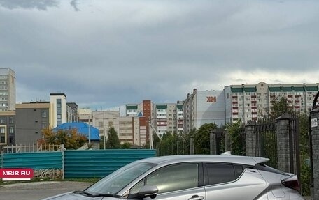 Toyota C-HR I рестайлинг, 2017 год, 1 770 000 рублей, 6 фотография