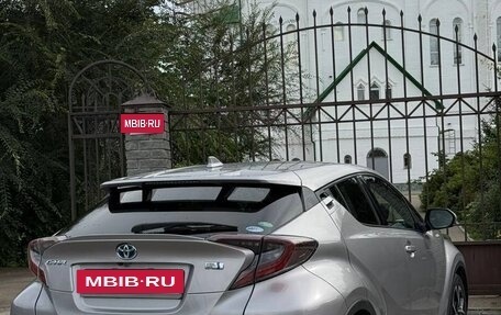 Toyota C-HR I рестайлинг, 2017 год, 1 770 000 рублей, 3 фотография