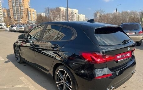 BMW 1 серия, 2020 год, 2 300 000 рублей, 3 фотография