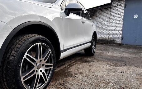 Volkswagen Touareg III, 2012 год, 1 687 000 рублей, 2 фотография