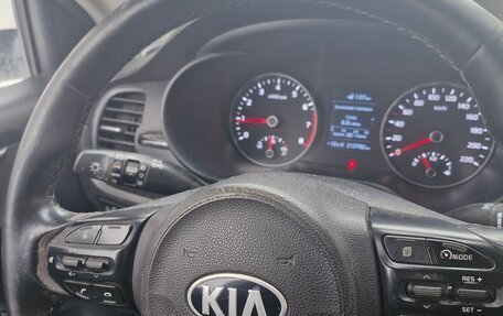 KIA Rio IV, 2018 год, 1 000 000 рублей, 8 фотография