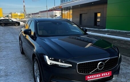 Volvo V90 Cross Country I рестайлинг, 2019 год, 2 999 999 рублей, 2 фотография