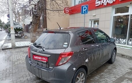 Toyota Vitz, 2011 год, 700 000 рублей, 3 фотография
