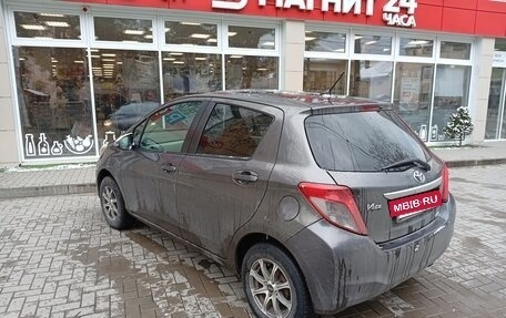 Toyota Vitz, 2011 год, 700 000 рублей, 4 фотография