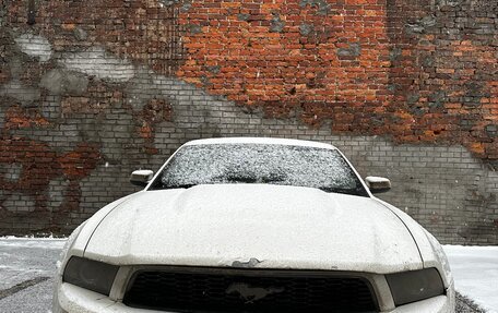 Ford Mustang VI рестайлинг, 2009 год, 1 370 000 рублей, 2 фотография
