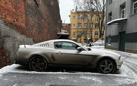 Ford Mustang VI рестайлинг, 2009 год, 1 370 000 рублей, 4 фотография