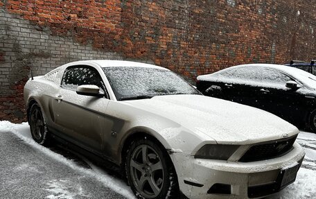 Ford Mustang VI рестайлинг, 2009 год, 1 370 000 рублей, 3 фотография