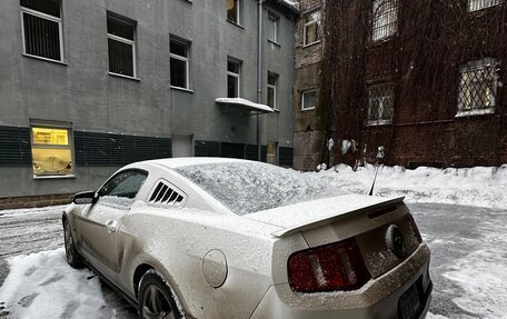 Ford Mustang VI рестайлинг, 2009 год, 1 370 000 рублей, 6 фотография