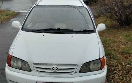 Toyota Ipsum II, 2001 год, 580 000 рублей, 1 фотография