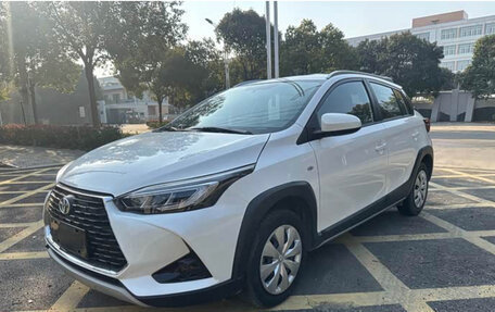 Toyota Yaris XP150 рестайлинг, 2022 год, 1 210 000 рублей, 1 фотография