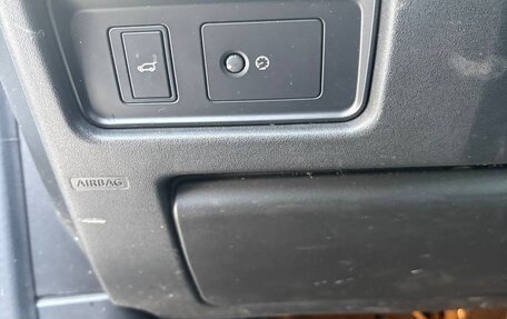 Land Rover Discovery Sport I рестайлинг, 2019 год, 2 250 000 рублей, 16 фотография