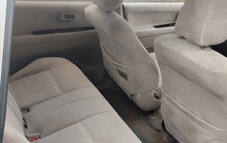 Toyota Ipsum II, 2001 год, 580 000 рублей, 3 фотография