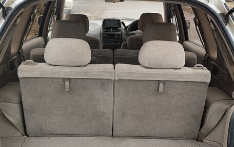 Toyota Ipsum II, 2001 год, 580 000 рублей, 9 фотография