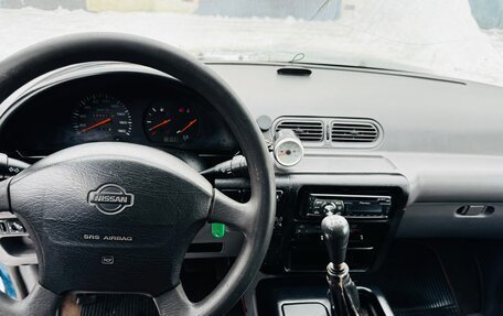 Nissan Serena I, 1999 год, 300 000 рублей, 6 фотография