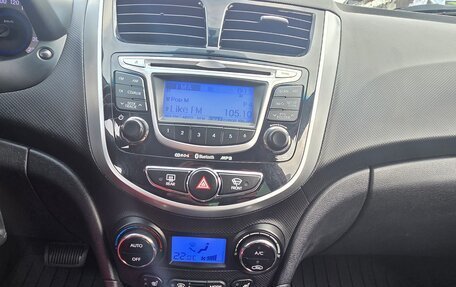 Hyundai Solaris II рестайлинг, 2012 год, 940 000 рублей, 10 фотография