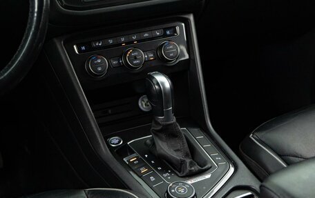 Volkswagen Tiguan II, 2017 год, 2 498 444 рублей, 15 фотография