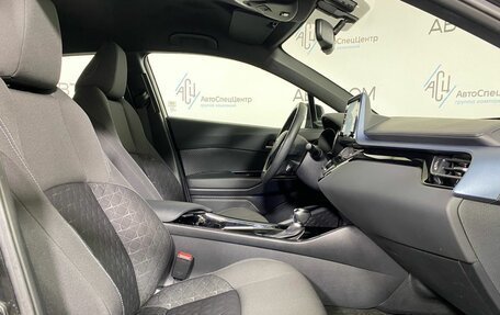 Toyota C-HR I рестайлинг, 2019 год, 2 397 000 рублей, 13 фотография