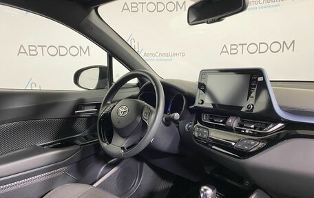 Toyota C-HR I рестайлинг, 2019 год, 2 397 000 рублей, 12 фотография