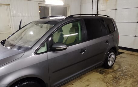 Volkswagen Touran III, 2012 год, 730 000 рублей, 2 фотография