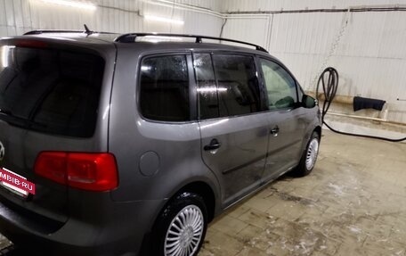 Volkswagen Touran III, 2012 год, 730 000 рублей, 4 фотография