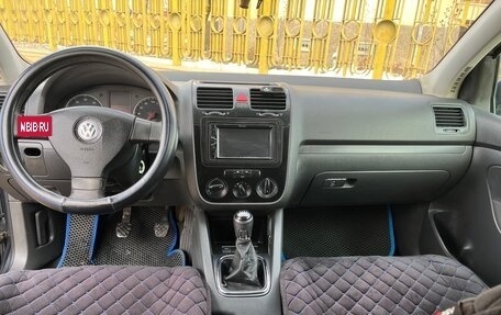 Volkswagen Golf V, 2005 год, 395 000 рублей, 10 фотография