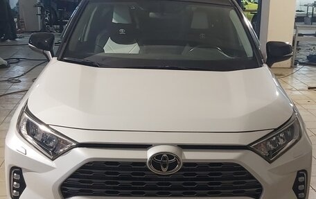 Toyota RAV4, 2020 год, 3 300 000 рублей, 4 фотография