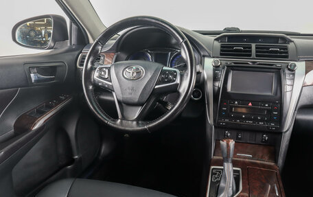 Toyota Camry, 2017 год, 2 099 000 рублей, 14 фотография