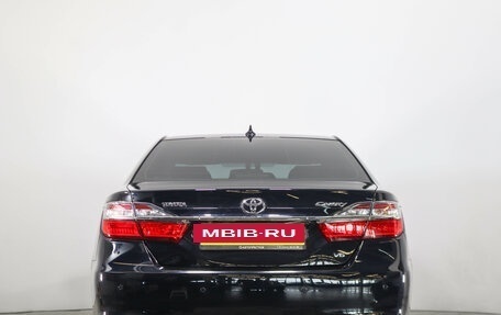 Toyota Camry, 2017 год, 2 099 000 рублей, 6 фотография