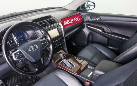 Toyota Camry, 2017 год, 2 099 000 рублей, 10 фотография