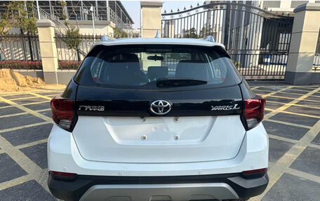 Toyota Yaris XP150 рестайлинг, 2022 год, 1 210 000 рублей, 5 фотография