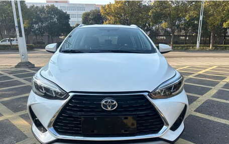 Toyota Yaris XP150 рестайлинг, 2022 год, 1 210 000 рублей, 2 фотография