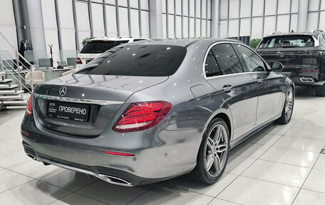 Mercedes-Benz E-Класс, 2018 год, 2 990 000 рублей, 5 фотография