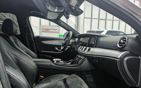 Mercedes-Benz E-Класс, 2018 год, 2 990 000 рублей, 11 фотография