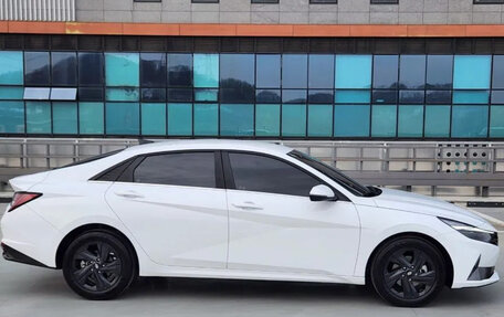 Hyundai Elantra, 2022 год, 1 500 000 рублей, 3 фотография