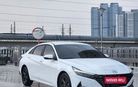 Hyundai Elantra, 2022 год, 1 500 000 рублей, 2 фотография