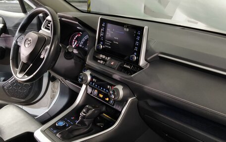 Toyota RAV4, 2020 год, 3 874 000 рублей, 7 фотография