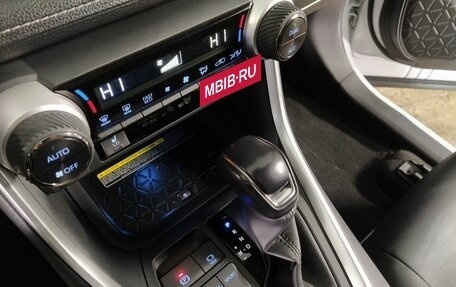 Toyota RAV4, 2020 год, 3 874 000 рублей, 15 фотография